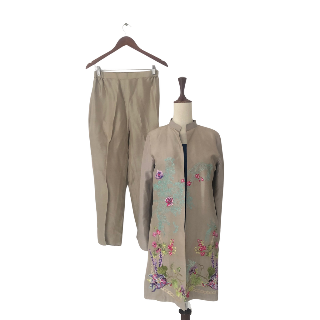 Sania Maskatiya Grey Embroidered Silk 3 Piece | Pre Loved |