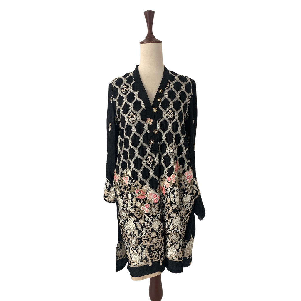 Sania Maskatiya Black Embroidered Kameez with Light Pink Dupatta | Gently Used |