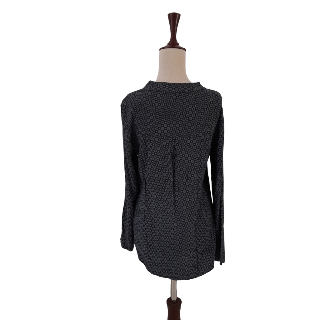 SCHWESTERHERZEN Grey Printed Blouse | Gently Used |