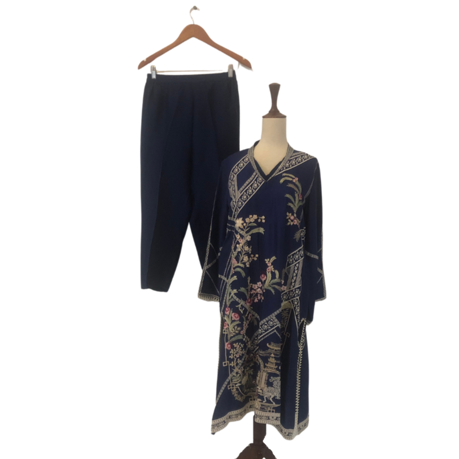 Sania Maskatiya Navy Blue Embroidered Kameez with Pants | Pre Loved |