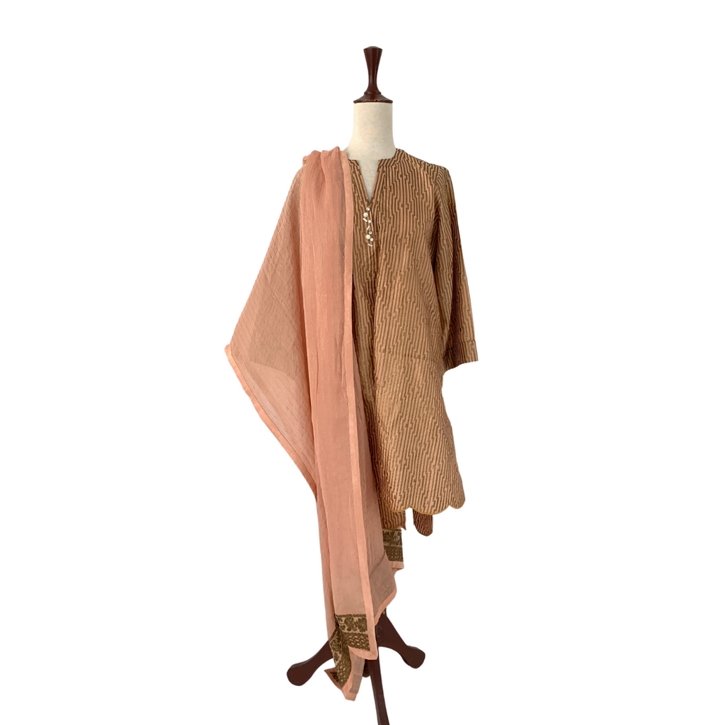 Sania Maskatiya Peach & Gold Silk Kameez (3 pieces) | Pre Loved |