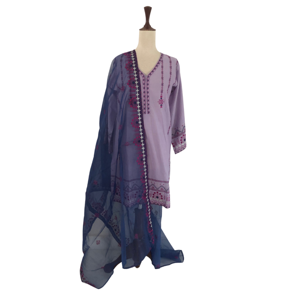 Anum Jung Purple Embroidered Kameez and Dupatta | Brand New |
