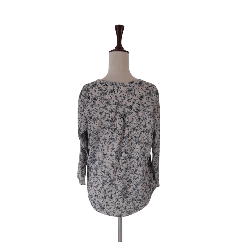 H&M Light Pink Floral Printed V-neck Shirt | Gently Used |