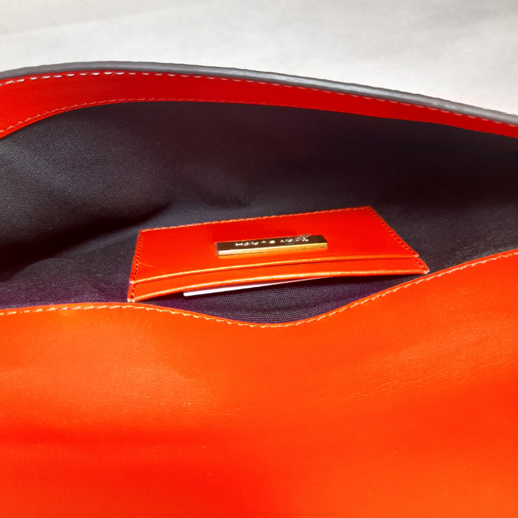 Tory Burch Serif Samba Leather Clutch | Like New |