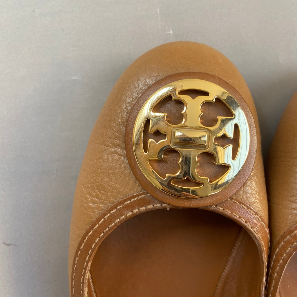 Tory Burch Tan Leather "Selma" Logo Ballet Flats | Pre Loved |