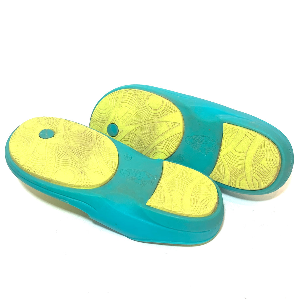 Hushpuppies Green Rubber Thong Sandals | Pre Loved |