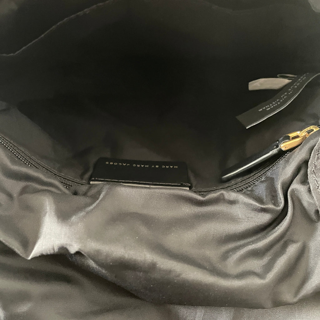 Marc Jacobs Black and White Quilted Crossbody | Pre Loved |