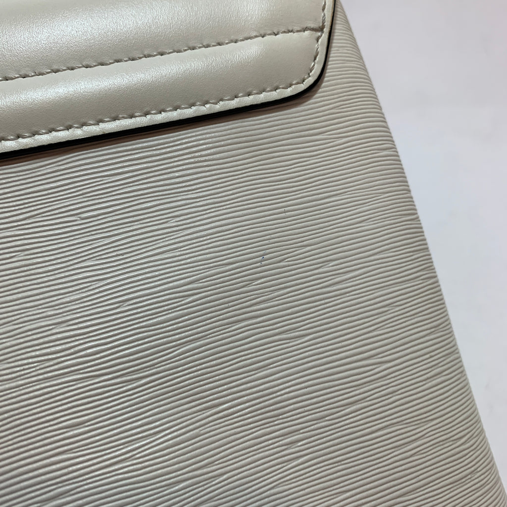 Ted Baker Off-White Leather Bow Shoulder Bag | Gently Used |