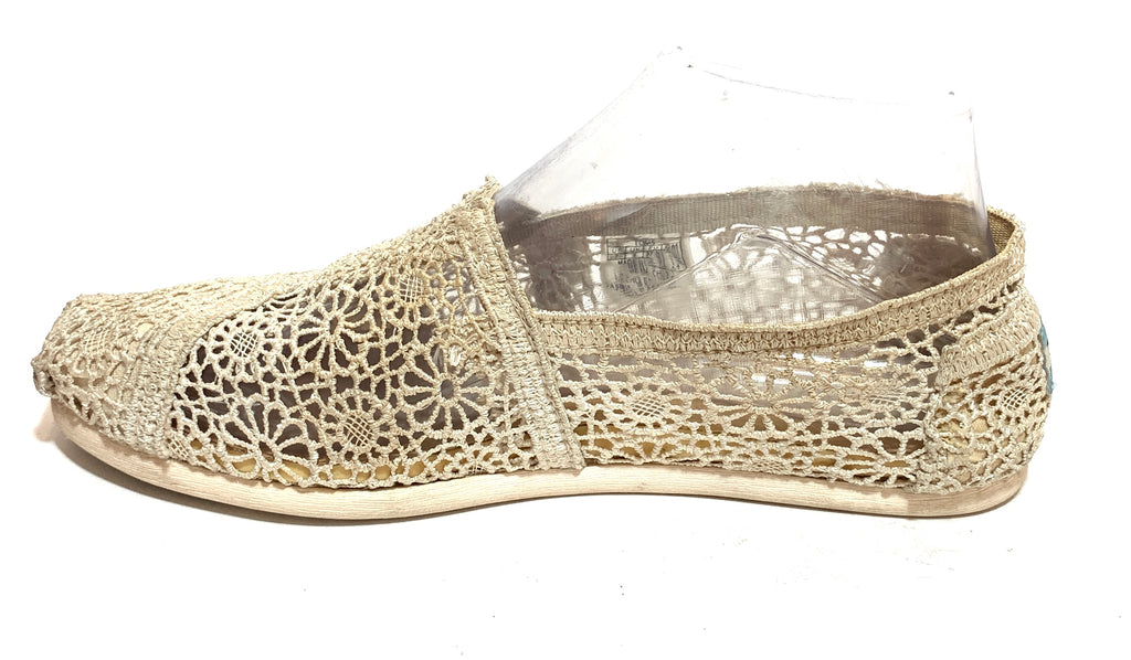 TOMS Ivory Lace Canvas Shoes | Pre Loved |