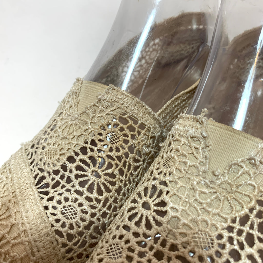 TOMS Ivory Lace Canvas Shoes | Pre Loved |