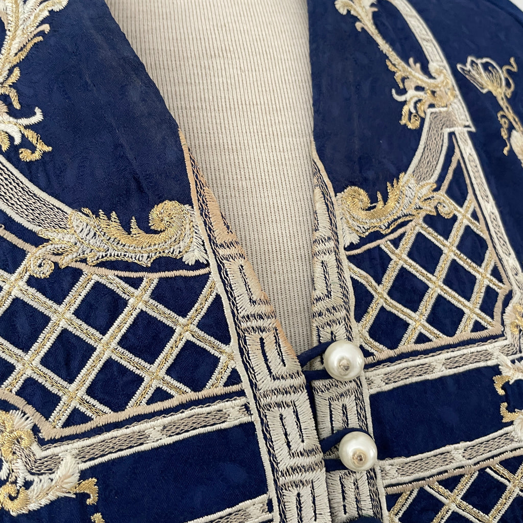 Sania Maskatiya Navy Blue & White Embroidered Silk Outfit (2 pieces) | Pre Loved |