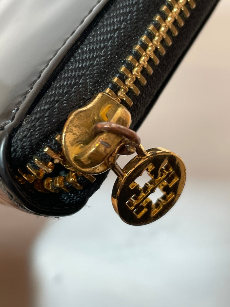 Tory Burch Black Zip-Around Continental Wallet | Pre Loved |