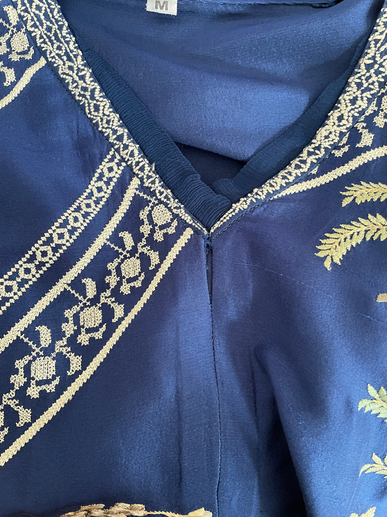 Sania Maskatiya Navy Blue Embroidered Kameez with Pants | Pre Loved |