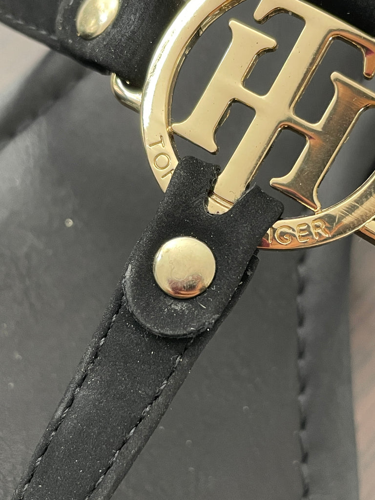 Tommy Hilfiger Black Thong Logo Sandals | Like New |