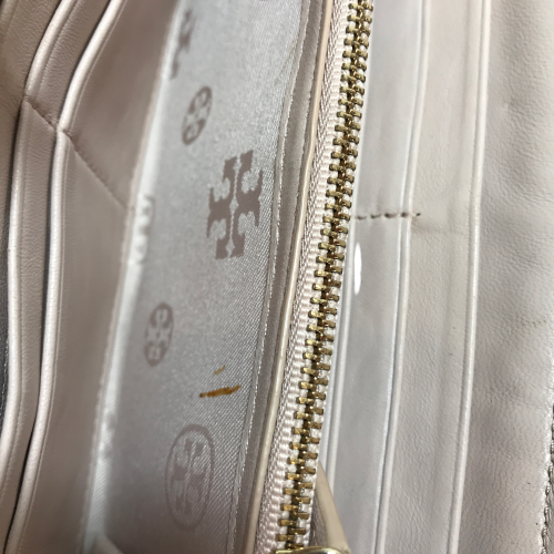 Tory Burch Nude Quilted Zip-around Wallet | Pre Loved |