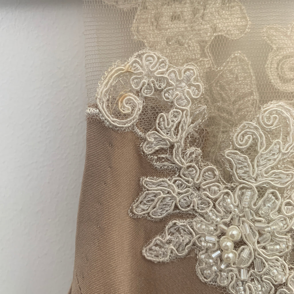 Riffat Aliani Beige Silk Kameez (2 pcs.) | Gently Used |