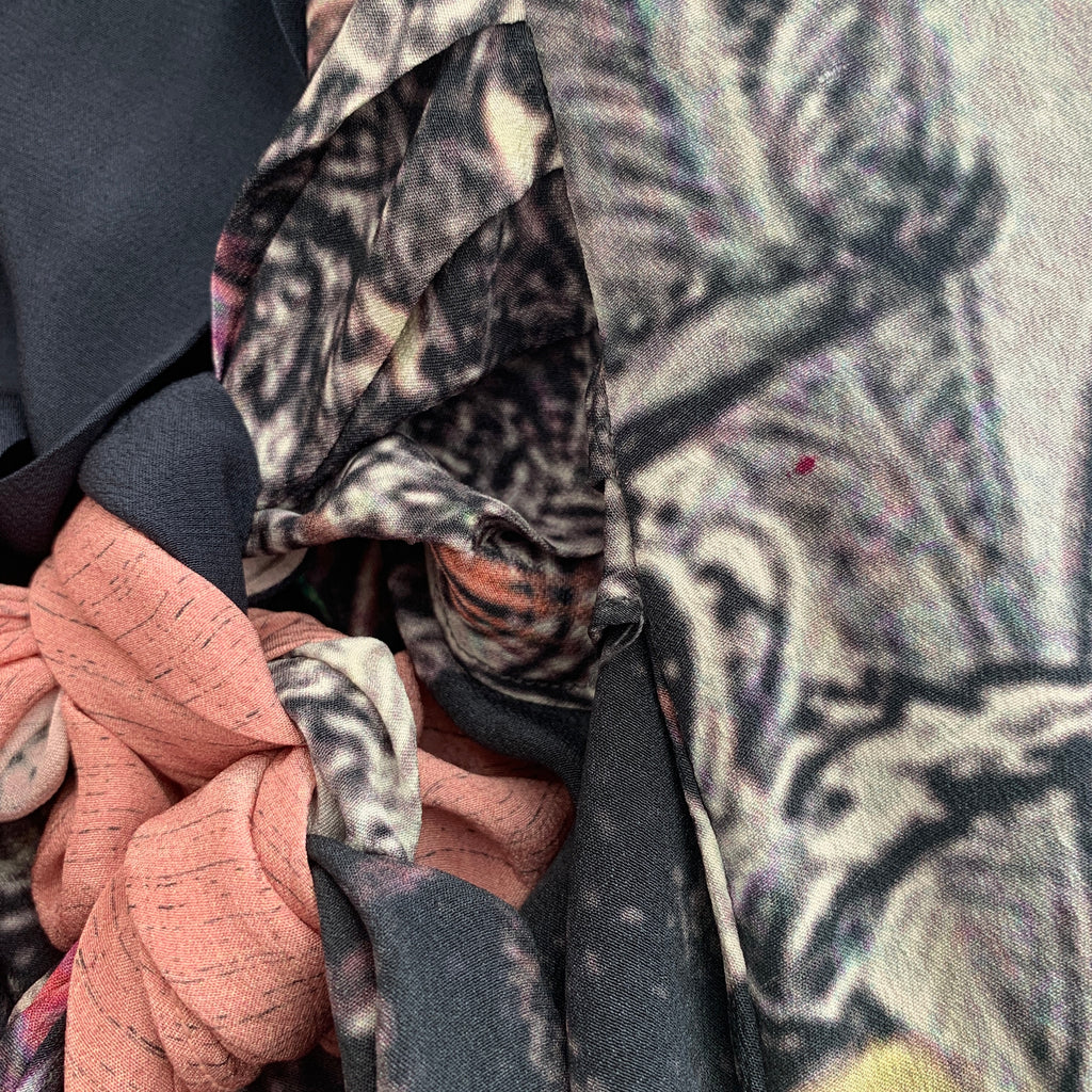 Nida Azwer Sleeveless Cross-over Printed Silk Top | Gently Used |