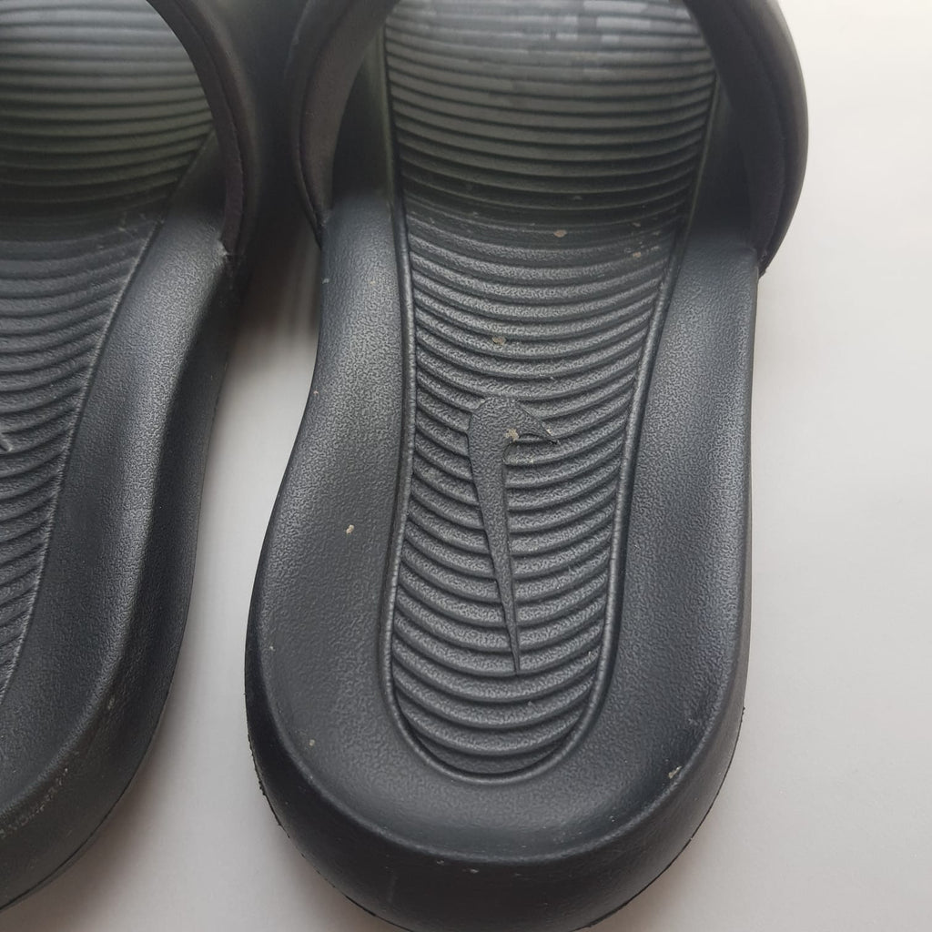 Nike 'Victori One' Black Women's Slides | Pre Loved |