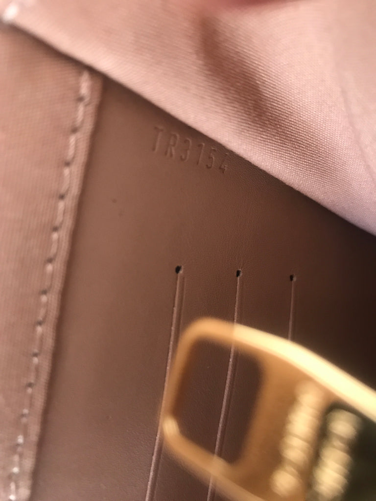 Louis Vuitton Beige Vernis Leather Louise Clutch Bag | Gently Used |